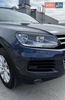 Внедорожник / Кроссовер Volkswagen Touareg 2012 в 