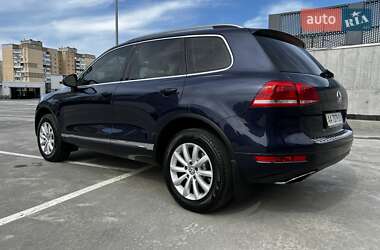 Внедорожник / Кроссовер Volkswagen Touareg 2012 в 
