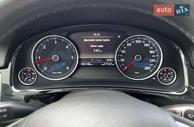 Внедорожник / Кроссовер Volkswagen Touareg 2012 в 