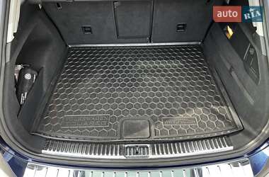 Внедорожник / Кроссовер Volkswagen Touareg 2012 в 