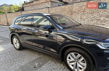 Позашляховик / Кросовер Volkswagen Touareg 2019 в 