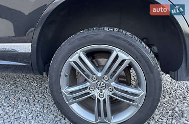 Внедорожник / Кроссовер Volkswagen Touareg 2015 в 