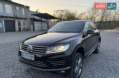 Внедорожник / Кроссовер Volkswagen Touareg 2015 в 
