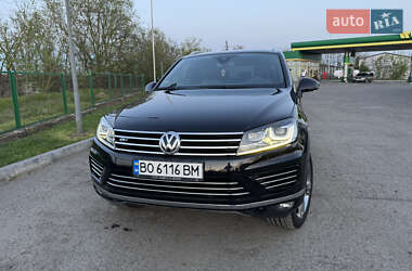 Внедорожник / Кроссовер Volkswagen Touareg 2015 в 
