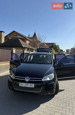 Позашляховик / Кросовер Volkswagen Touareg 2012 в 