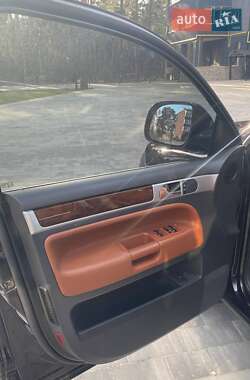 Внедорожник / Кроссовер Volkswagen Touareg 2007 в 