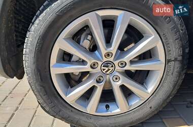 Внедорожник / Кроссовер Volkswagen Touareg 2013 в 