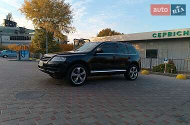 Внедорожник / Кроссовер Volkswagen Touareg 2003 в Запорожье