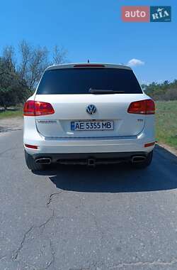 Внедорожник / Кроссовер Volkswagen Touareg 2011 в 