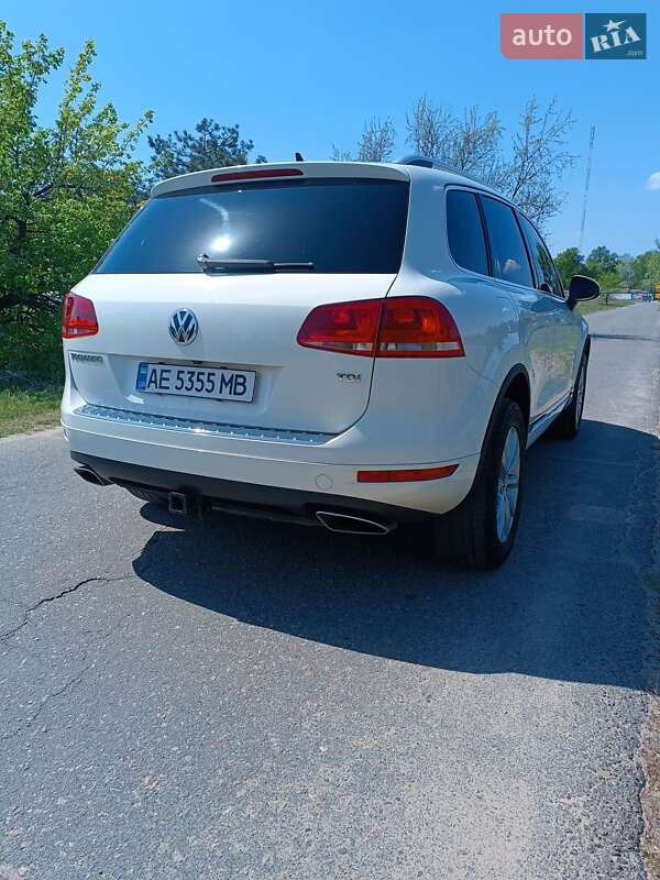 Внедорожник / Кроссовер Volkswagen Touareg 2011 в Днепре