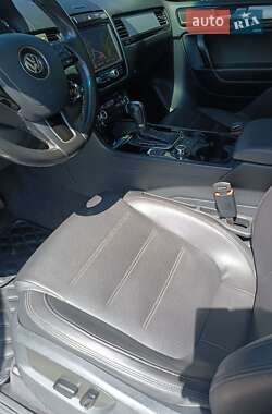 Внедорожник / Кроссовер Volkswagen Touareg 2011 в 