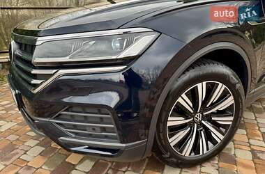 Позашляховик / Кросовер Volkswagen Touareg 2021 в 