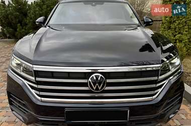 Позашляховик / Кросовер Volkswagen Touareg 2021 в 