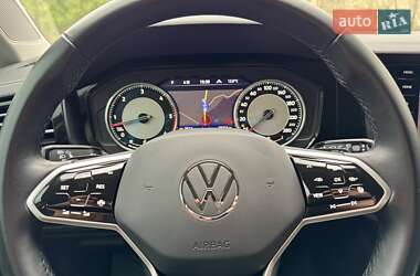Позашляховик / Кросовер Volkswagen Touareg 2021 в 