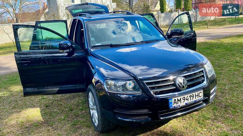 Внедорожник / Кроссовер Volkswagen Touareg 2006 в Житомире