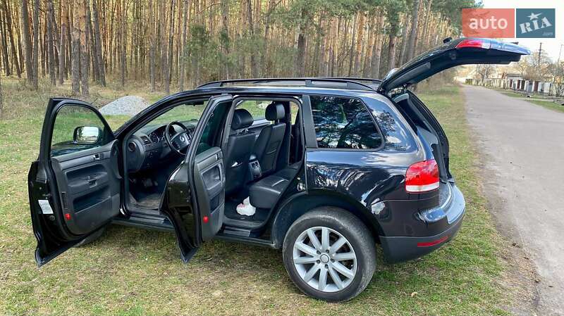 Внедорожник / Кроссовер Volkswagen Touareg 2006 в Житомире