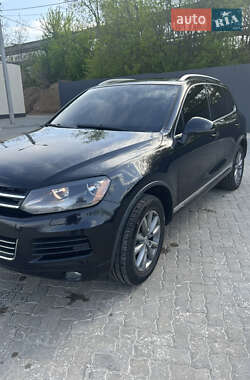 Позашляховик / Кросовер Volkswagen Touareg 2011 в 