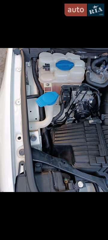 Внедорожник / Кроссовер Volkswagen Touareg 2011 в Днепре