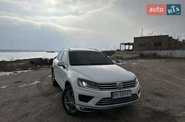 Внедорожник / Кроссовер Volkswagen Touareg 2015 в 