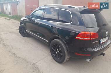 Внедорожник / Кроссовер Volkswagen Touareg 2014 в 