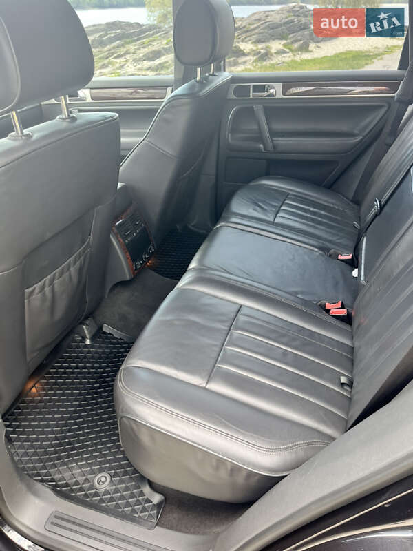 Позашляховик / Кросовер Volkswagen Touareg 2010 в Кременчуці