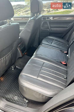 Внедорожник / Кроссовер Volkswagen Touareg 2010 в 