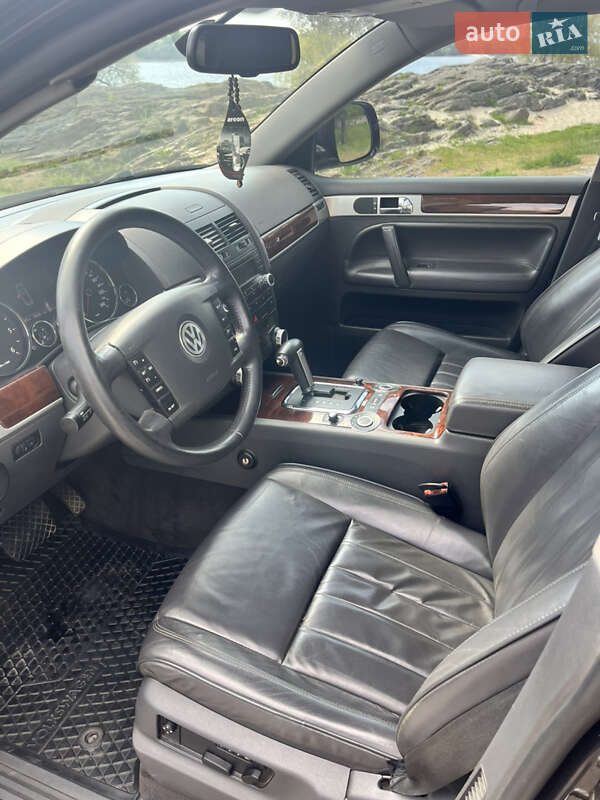 Позашляховик / Кросовер Volkswagen Touareg 2010 в Кременчуці