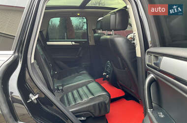 Внедорожник / Кроссовер Volkswagen Touareg 2012 в 