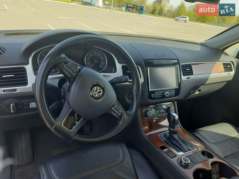 Позашляховик / Кросовер Volkswagen Touareg 2013 в Києві фото 9 Позашляховик / Кросовер Volkswagen Touareg 2013 в Києві