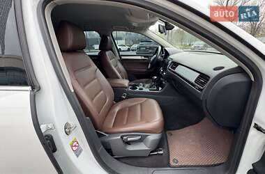 Позашляховик / Кросовер Volkswagen Touareg 2013 в 