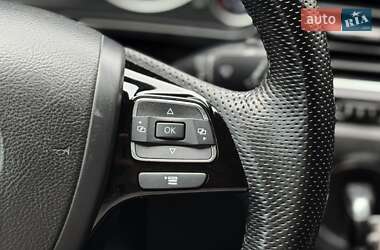 Позашляховик / Кросовер Volkswagen Touareg 2013 в 