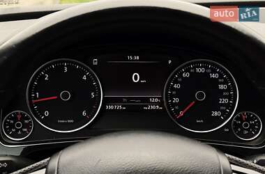 Позашляховик / Кросовер Volkswagen Touareg 2013 в 