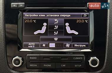 Позашляховик / Кросовер Volkswagen Touareg 2013 в 