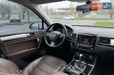 Позашляховик / Кросовер Volkswagen Touareg 2013 в 