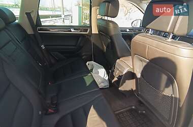 Позашляховик / Кросовер Volkswagen Touareg 2014 в 