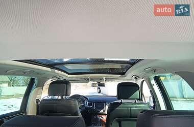 Позашляховик / Кросовер Volkswagen Touareg 2014 в 
