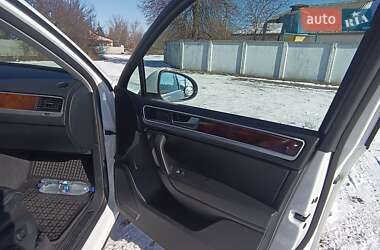 Позашляховик / Кросовер Volkswagen Touareg 2014 в 