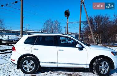 Позашляховик / Кросовер Volkswagen Touareg 2014 в 