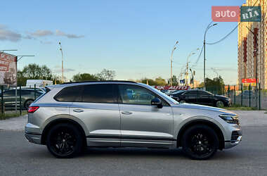Позашляховик / Кросовер Volkswagen Touareg 2018 в 