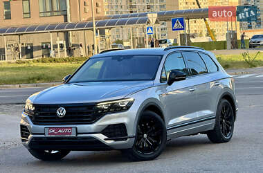 Позашляховик / Кросовер Volkswagen Touareg 2018 в 