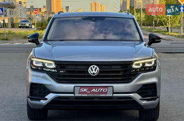 Позашляховик / Кросовер Volkswagen Touareg 2018 в 