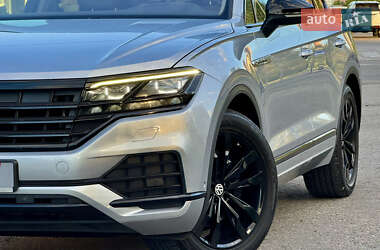 Позашляховик / Кросовер Volkswagen Touareg 2018 в 