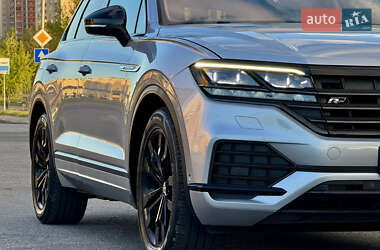 Позашляховик / Кросовер Volkswagen Touareg 2018 в 
