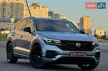 Позашляховик / Кросовер Volkswagen Touareg 2018 в 