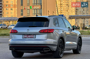 Позашляховик / Кросовер Volkswagen Touareg 2018 в 