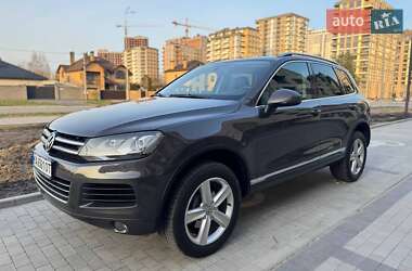 Внедорожник / Кроссовер Volkswagen Touareg 2011 в Киеве