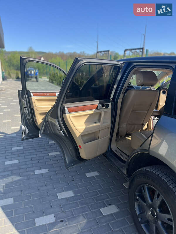 Внедорожник / Кроссовер Volkswagen Touareg 2004 в Черновцах