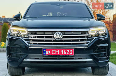 Позашляховик / Кросовер Volkswagen Touareg 2019 в 