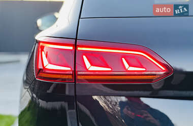 Позашляховик / Кросовер Volkswagen Touareg 2019 в 