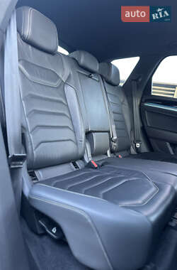 Позашляховик / Кросовер Volkswagen Touareg 2019 в 